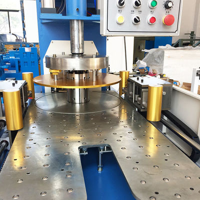 Un buon prezzo. Macchine di avvolgimento e imballaggio automatiche ad alta velocità, in tandem con linea di estrusione in linea