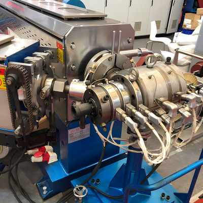 Un buon prezzo. Extrudatori per strutture isolanti di fili elettrici, per la rimozione e la depurazione delle pelli, con singoli doppi o tripli strati di estrusione disponibili in linea
